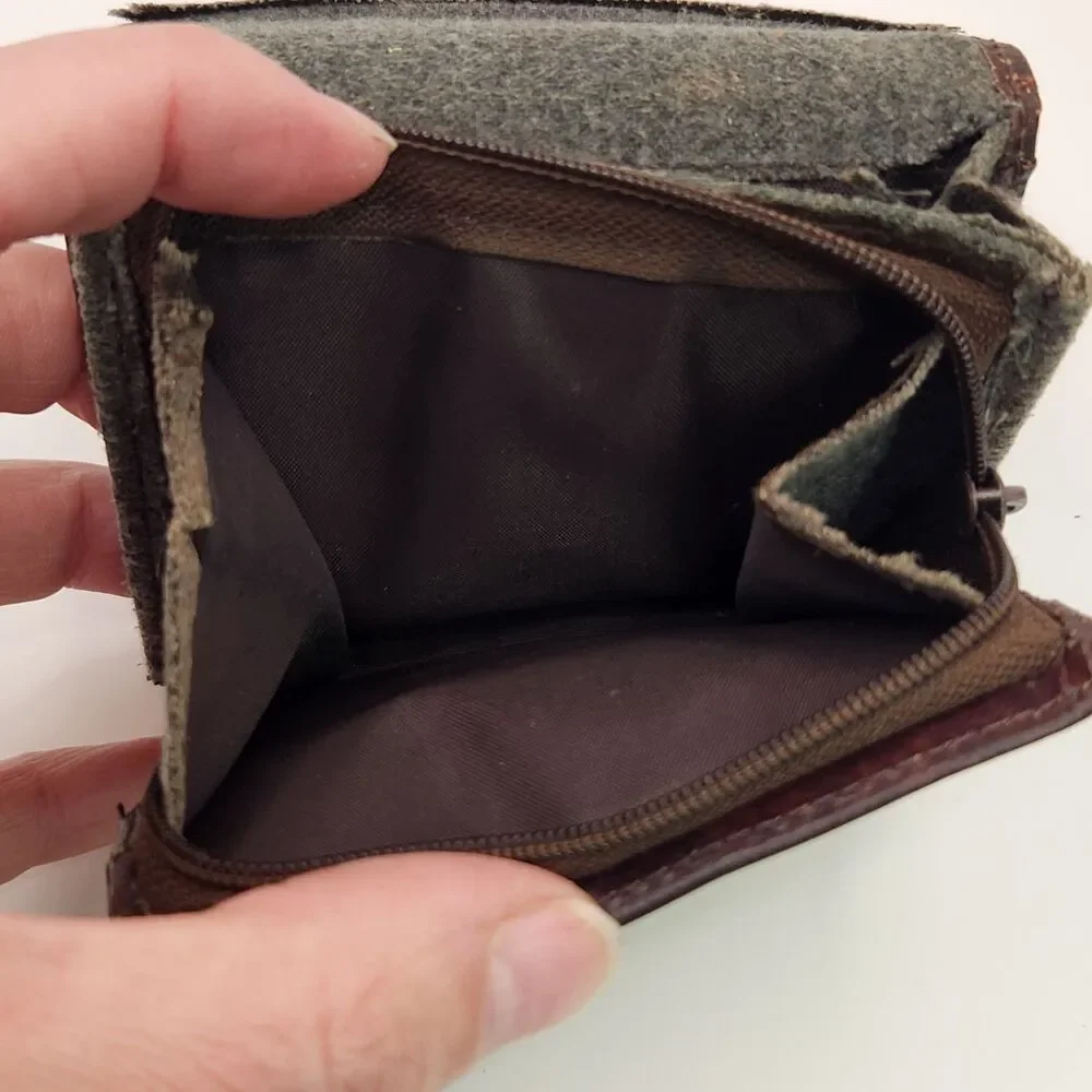 Vintage Women’s Folding Brown Leather Wallet Hand-Tooled Floral Coin ID Holder